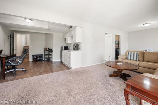 1108 Lake Park Drive, Grand Blanc, MI 48439