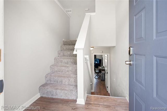1108 Lake Park Drive, Grand Blanc, MI 48439