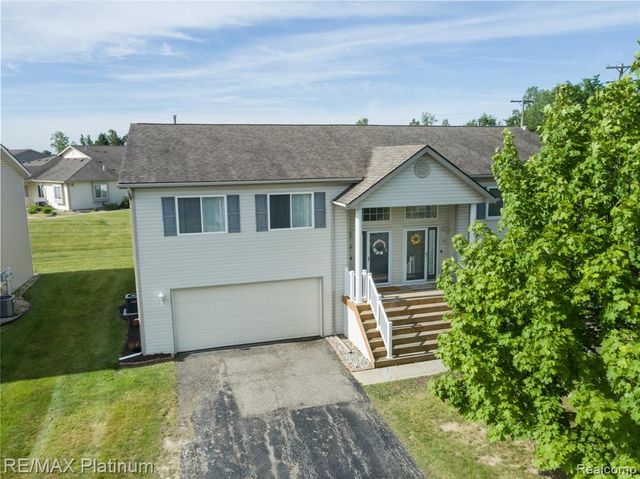 1108 Lake Park Drive, Grand Blanc, MI 48439