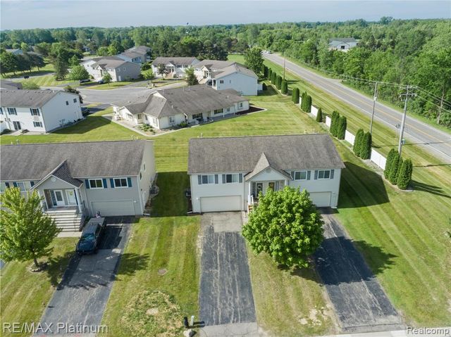 1108 Lake Park Drive, Grand Blanc, MI 48439
