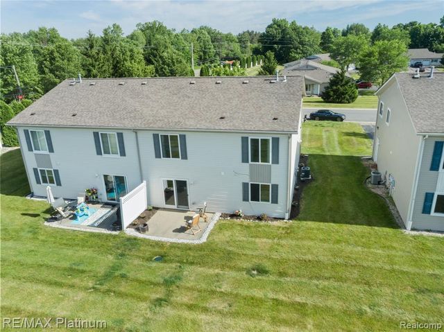 1108 Lake Park Drive, Grand Blanc, MI 48439