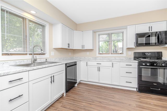 700 Arthur Avenue, Des Moines, IA 50316