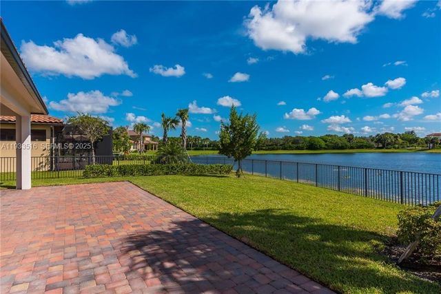 11170 NW 82nd Pl, Parkland, FL 33076