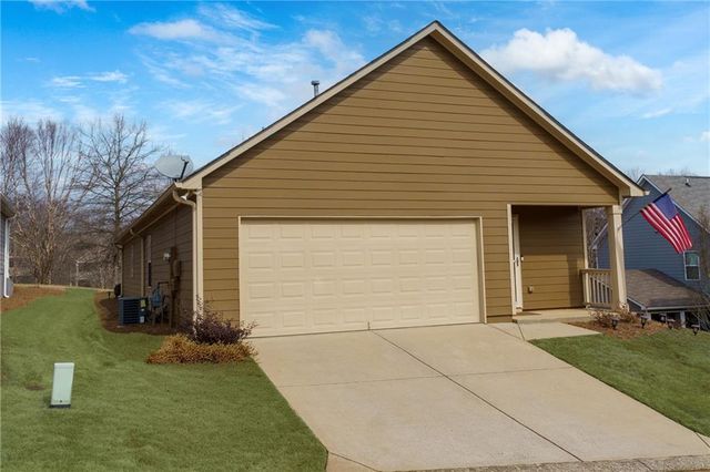 431 Parkstone Drive, Woodstock, GA 30188