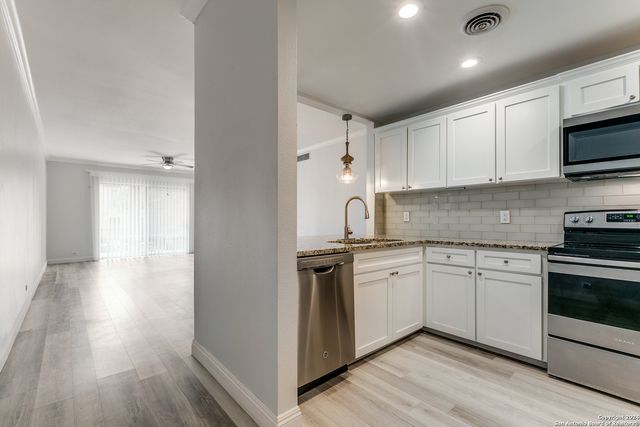 7709 Broadway Apt 113, San Antonio, TX 78209