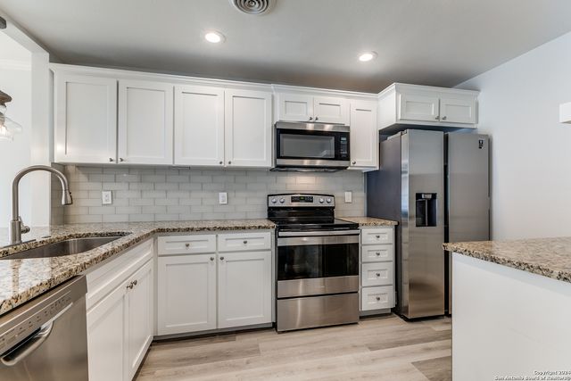 7709 Broadway Apt 113, San Antonio, TX 78209