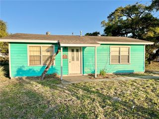 813 N Houston St, Aransas Pass, TX 78336