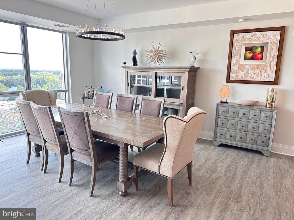 Image 10 of property listing at 930 ROSE AVE #2001, Rockville, MD 20852