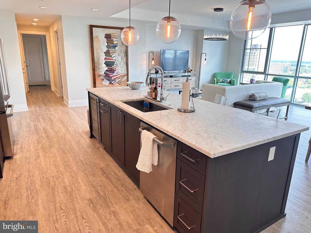 Image 17 of property listing at 930 ROSE AVE #2001, Rockville, MD 20852