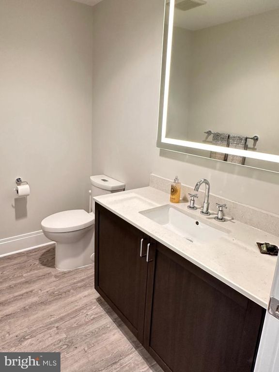 Image 18 of property listing at 930 ROSE AVE #2001, Rockville, MD 20852