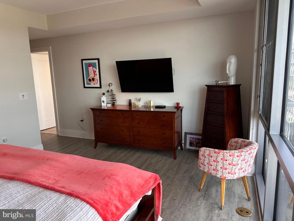 Image 23 of property listing at 930 ROSE AVE #2001, Rockville, MD 20852