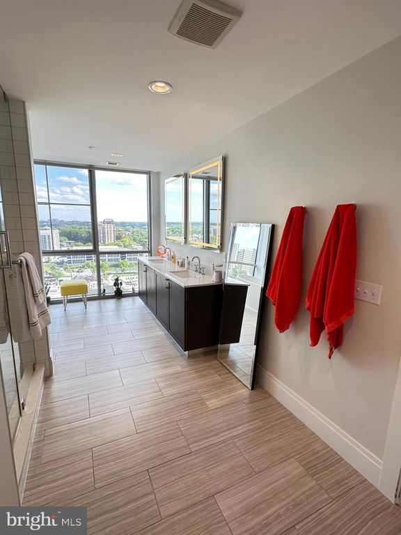 Image 26 of property listing at 930 ROSE AVE #2001, Rockville, MD 20852