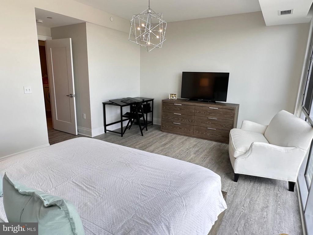 Image 38 of property listing at 930 ROSE AVE #2001, Rockville, MD 20852