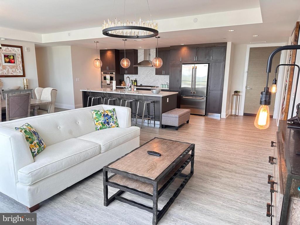Image 4 of property listing at 930 ROSE AVE #2001, Rockville, MD 20852
