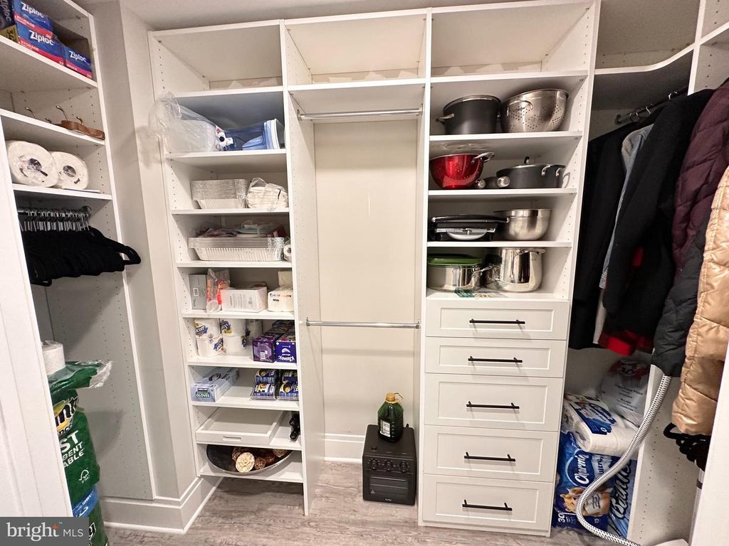 Image 49 of property listing at 930 ROSE AVE #2001, Rockville, MD 20852