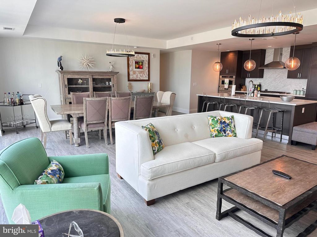 Image 5 of property listing at 930 ROSE AVE #2001, Rockville, MD 20852