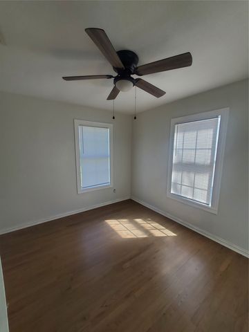 516 W Beach Street, Fort Worth, TX 76111