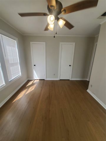 516 W Beach Street, Fort Worth, TX 76111