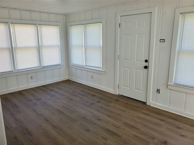 516 W Beach Street, Fort Worth, TX 76111