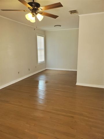 516 W Beach Street, Fort Worth, TX 76111