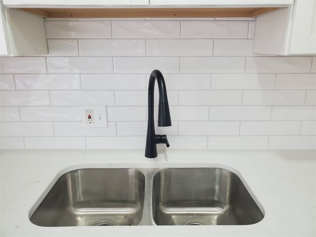 516 W Beach Street, Fort Worth, TX 76111