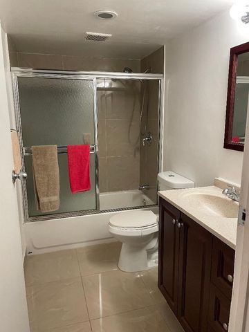 2821 Somerset Drive 118, Lauderdale Lakes, FL 33311