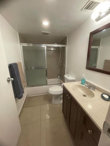2821 Somerset Drive 118, Lauderdale Lakes, FL 33311