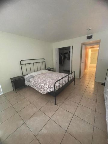 2821 Somerset Drive 118, Lauderdale Lakes, FL 33311
