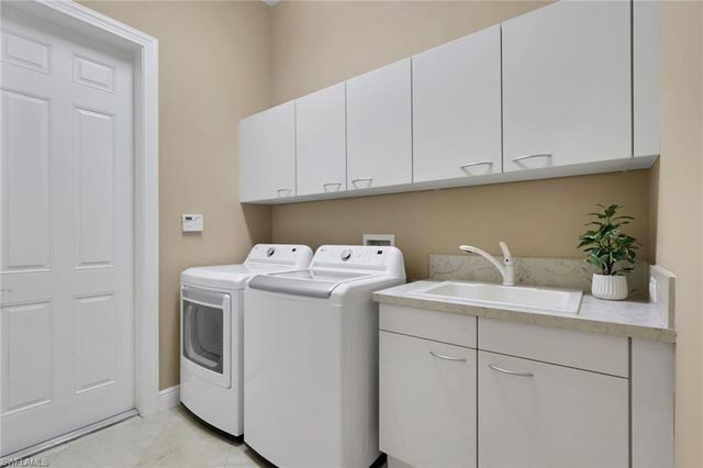 904 Glen Lake CIR, Naples, FL 34119