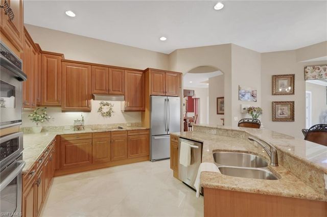 904 Glen Lake CIR, Naples, FL 34119