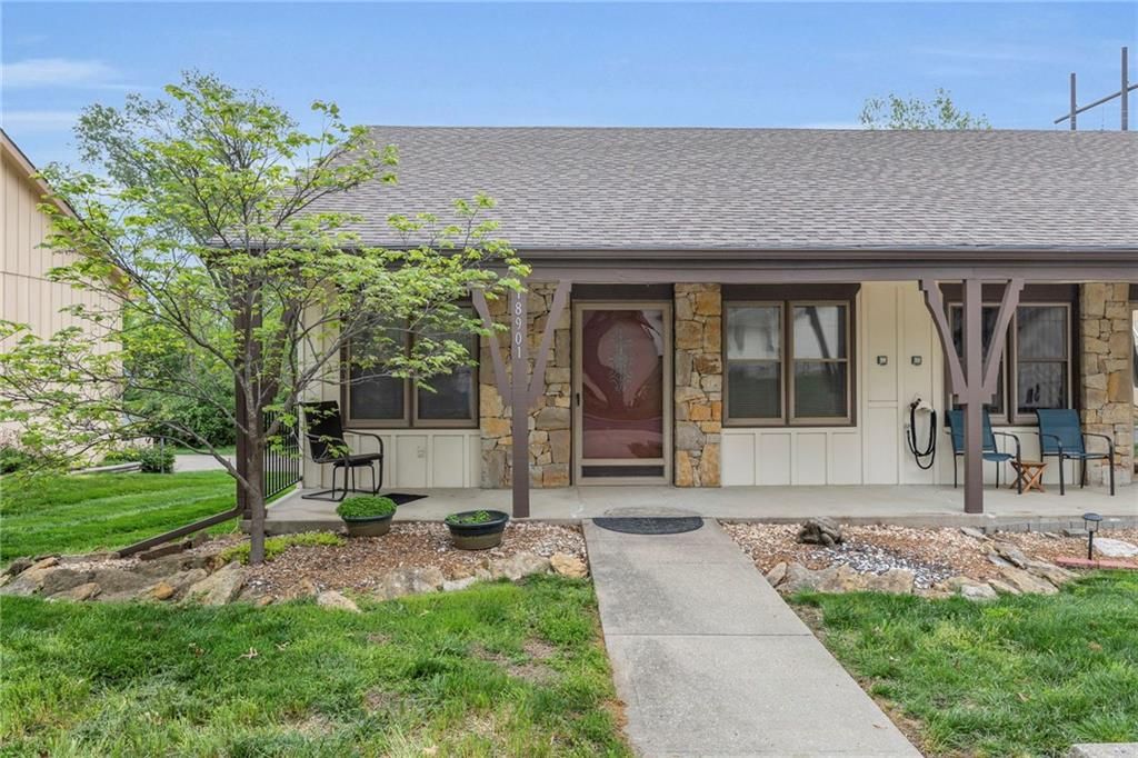 18901 Sunrise Drive, Belton, MO 64012