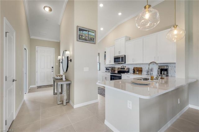 11811 Venetian Lagoon DR 204, Fort Myers, FL 33913