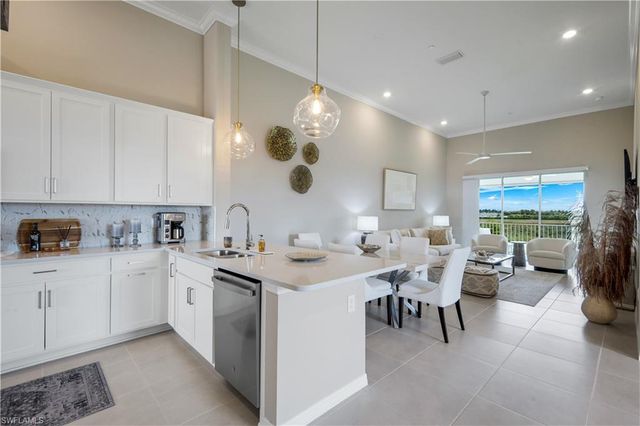 11811 Venetian Lagoon DR 204, Fort Myers, FL 33913
