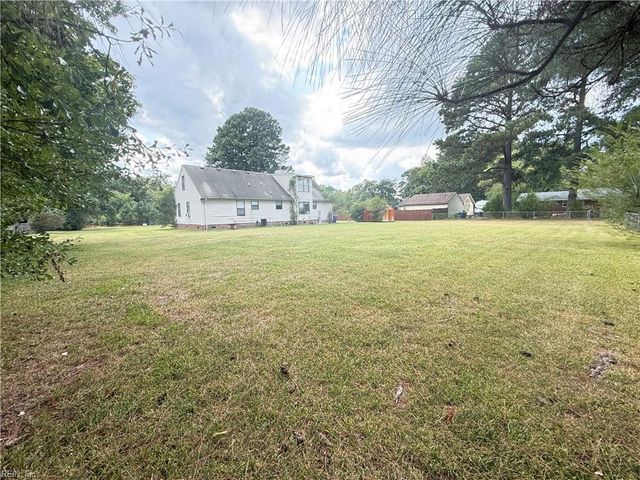 210 Oakwood AVE, Suffolk, VA 23435