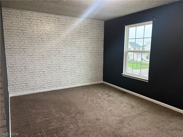 4489 Woodstone Avenue NW, Massillon, OH 44647