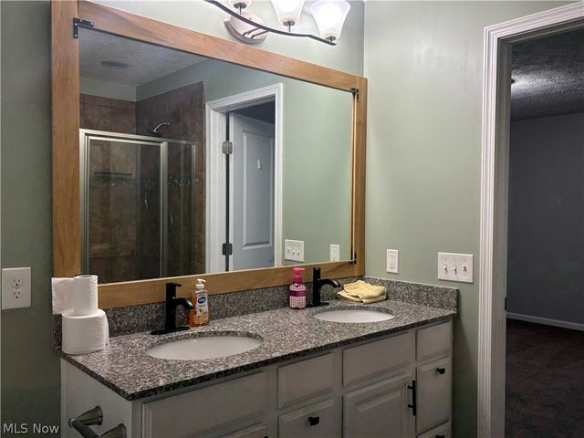 4489 Woodstone Avenue NW, Massillon, OH 44647