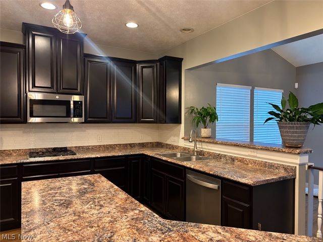 4489 Woodstone Avenue NW, Massillon, OH 44647