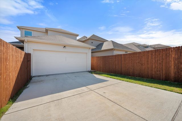 3133 Strawberry Farm Lane, Fort Worth, TX 76140