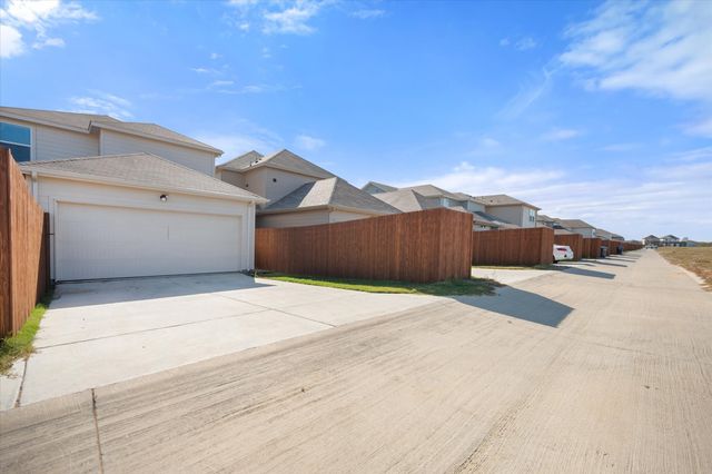 3133 Strawberry Farm Lane, Fort Worth, TX 76140