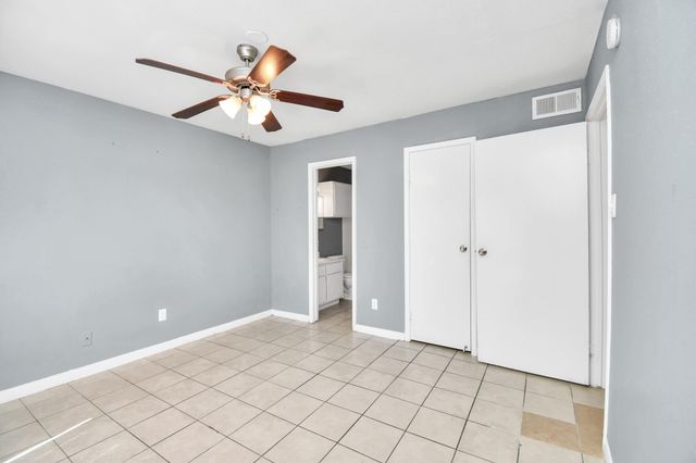 5959 Bonhomme Street 204R, Houston, TX 77036