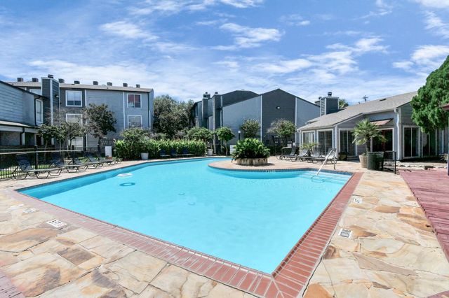 5959 Bonhomme Street 204R, Houston, TX 77036