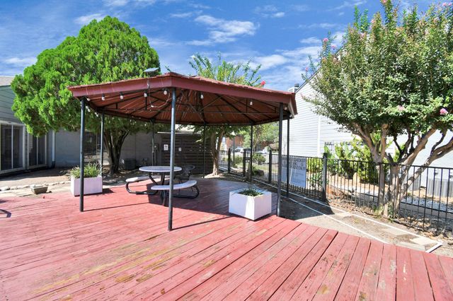 5959 Bonhomme Street 204R, Houston, TX 77036