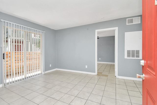 5959 Bonhomme Street 204R, Houston, TX 77036