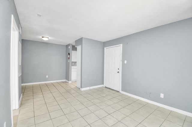 5959 Bonhomme Street 204R, Houston, TX 77036