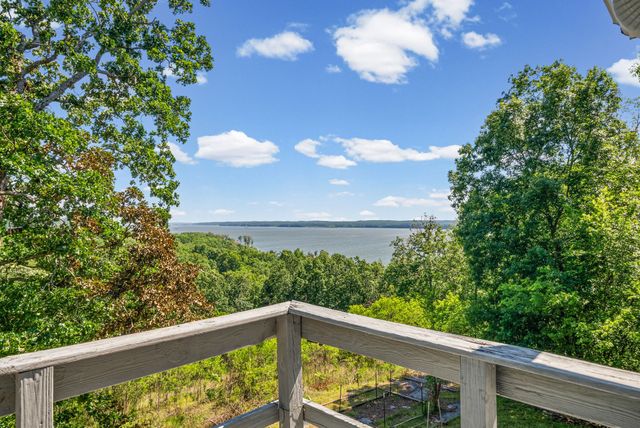 171 Eagle Nest Ct, Dover, TN 37058