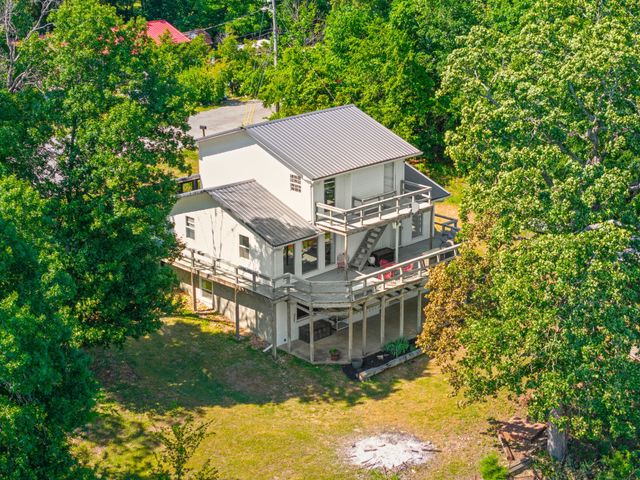 171 Eagle Nest Ct, Dover, TN 37058