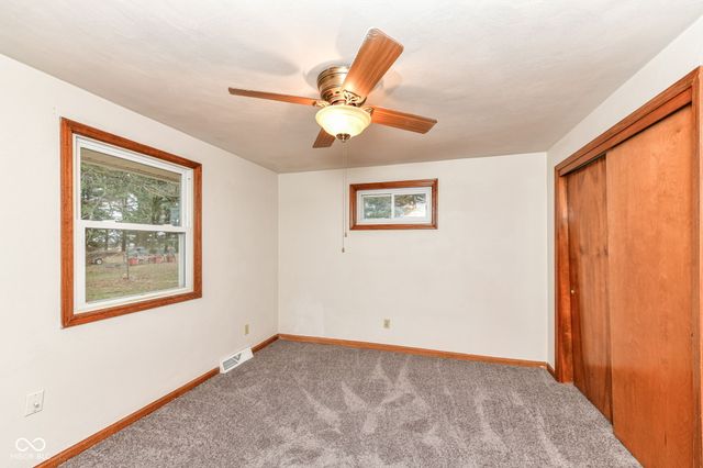 2496 E 500 S, Anderson, IN 46017