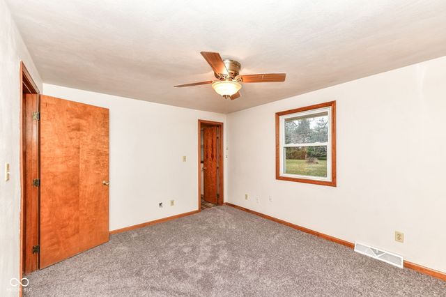 2496 E 500 S, Anderson, IN 46017