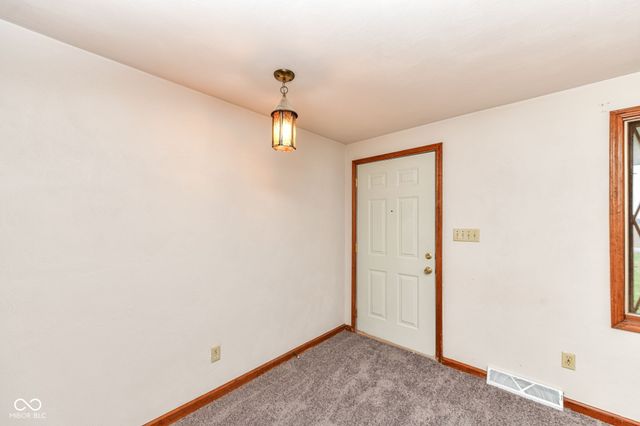 2496 E 500 S, Anderson, IN 46017