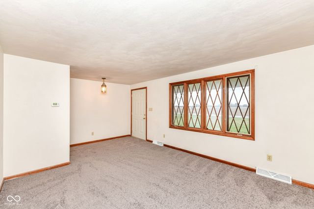 2496 E 500 S, Anderson, IN 46017